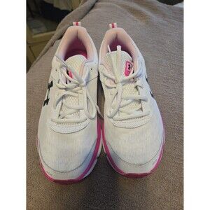 Under Armour sheakers